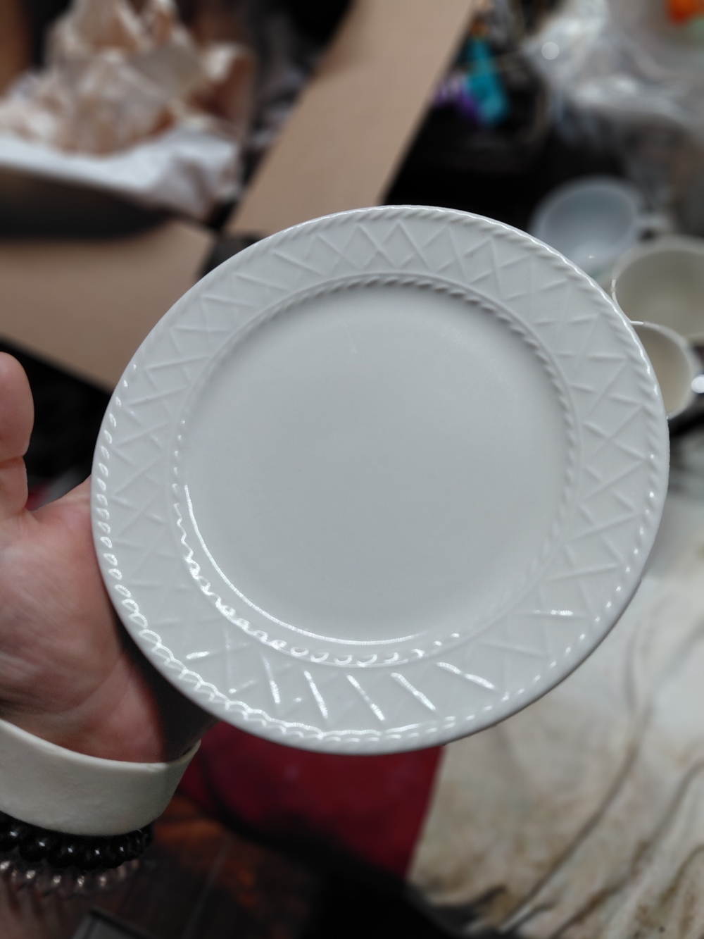 7-inch white Salad plate from the Totally Today brand.